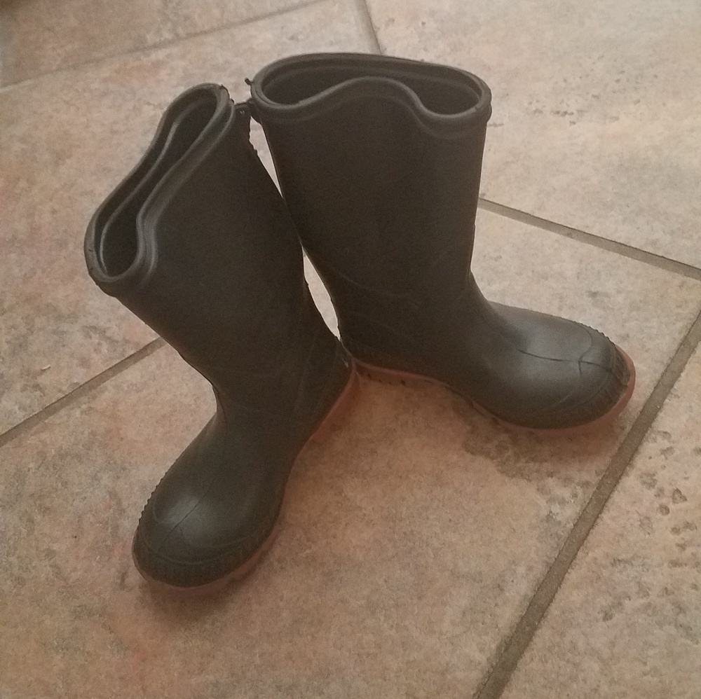 Kid rubber boots